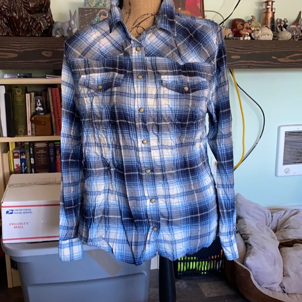 Flannel top with snaps
